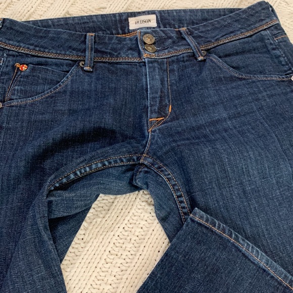 HUDSON Dark wash flap back pocket jeans. Perfect condition. Size 28 - Picture 3 of 5